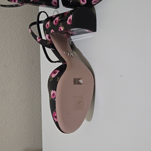 Prada shoes - Picture 6 of 9
